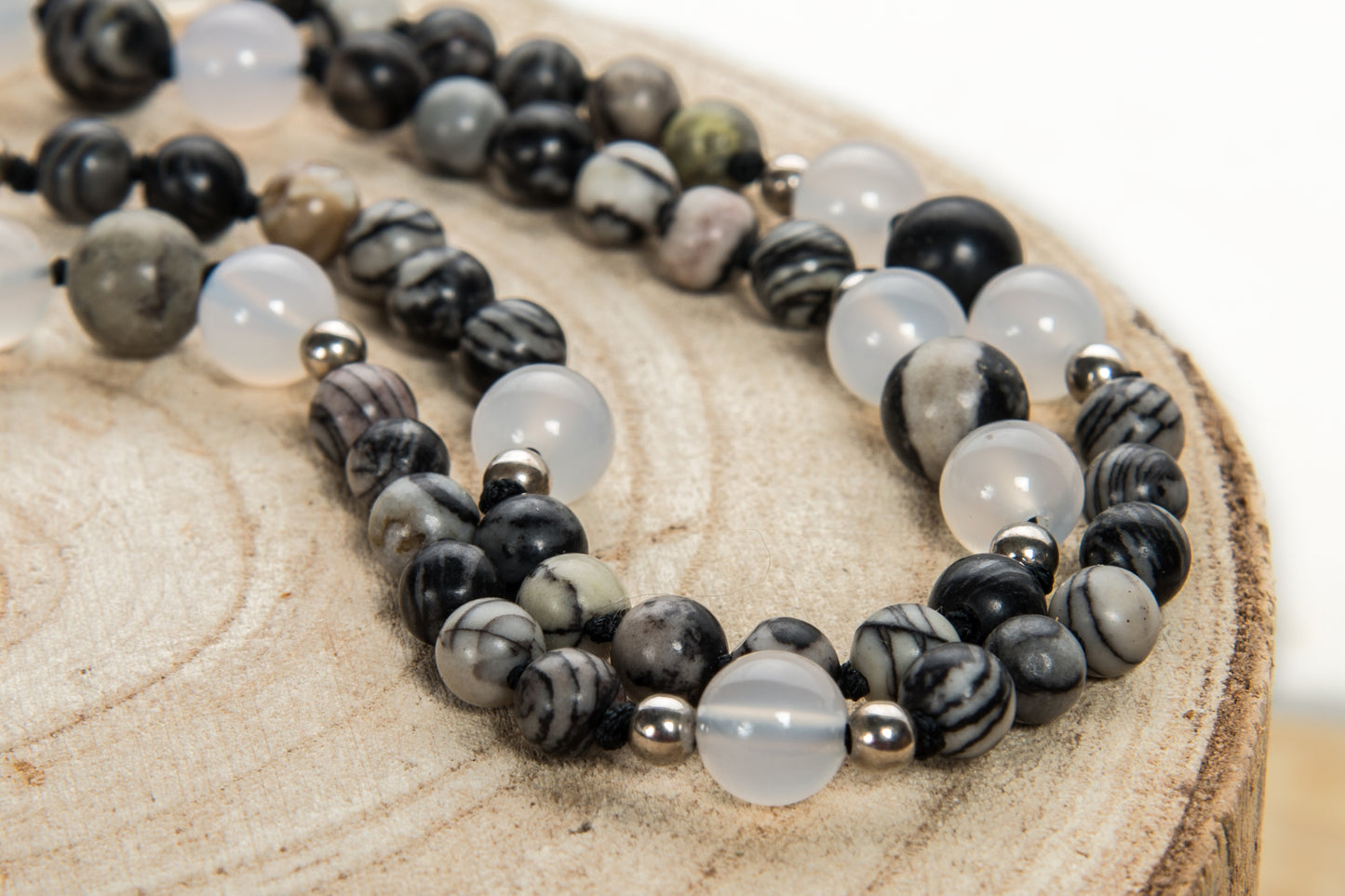 Mala da meditazione in Pietra Lavica, Diaspro zebrato, Agata bianca, e Argento 925