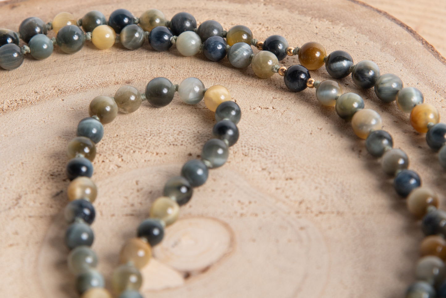 Mala con pietre dure naturali di Occhio di falco, Pietra guru Diaspro, Argento dorato 925