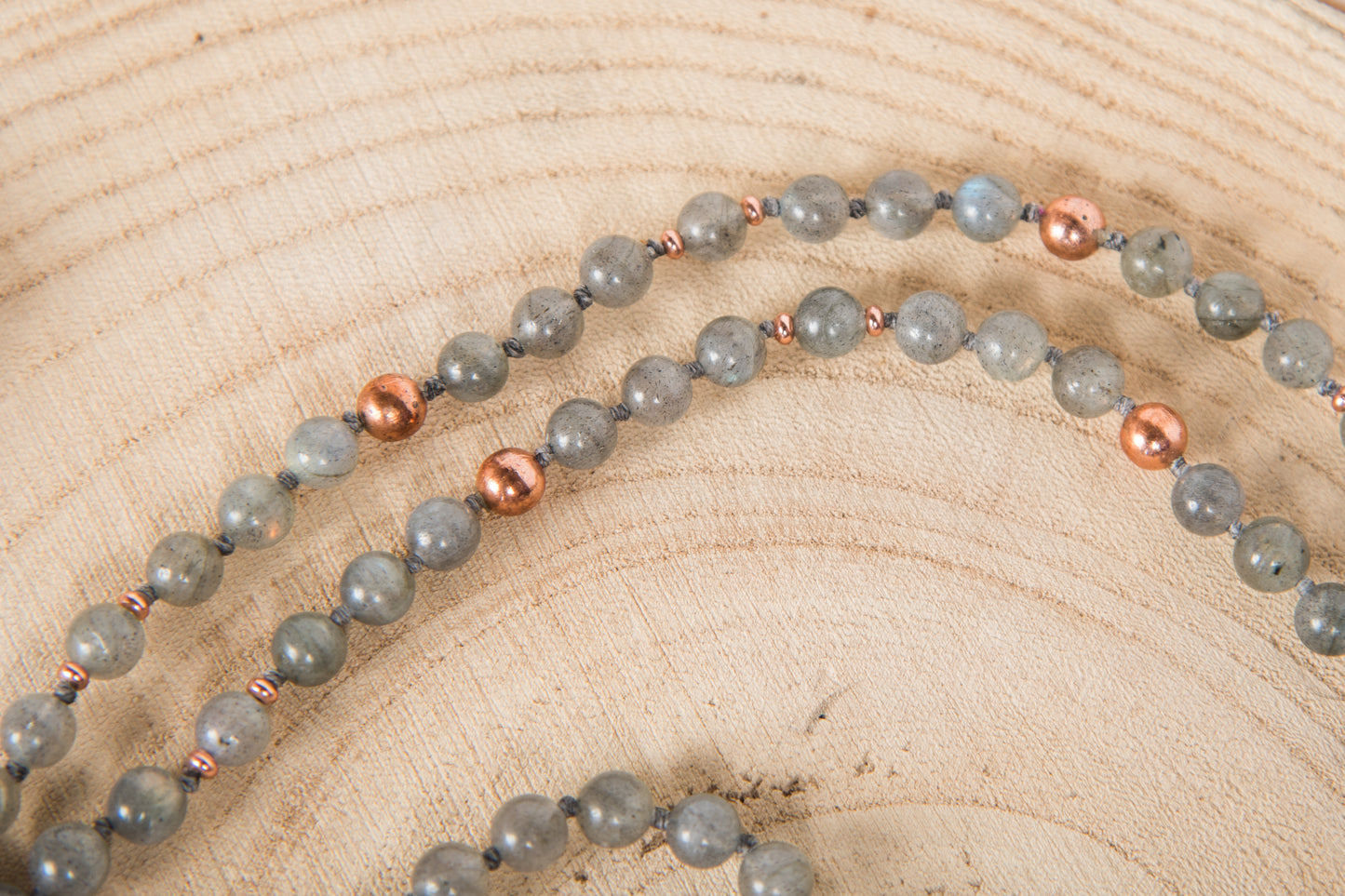 Mala in labradorite e corniola, rame