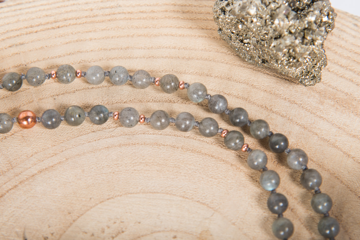 Mala in labradorite e corniola, rame