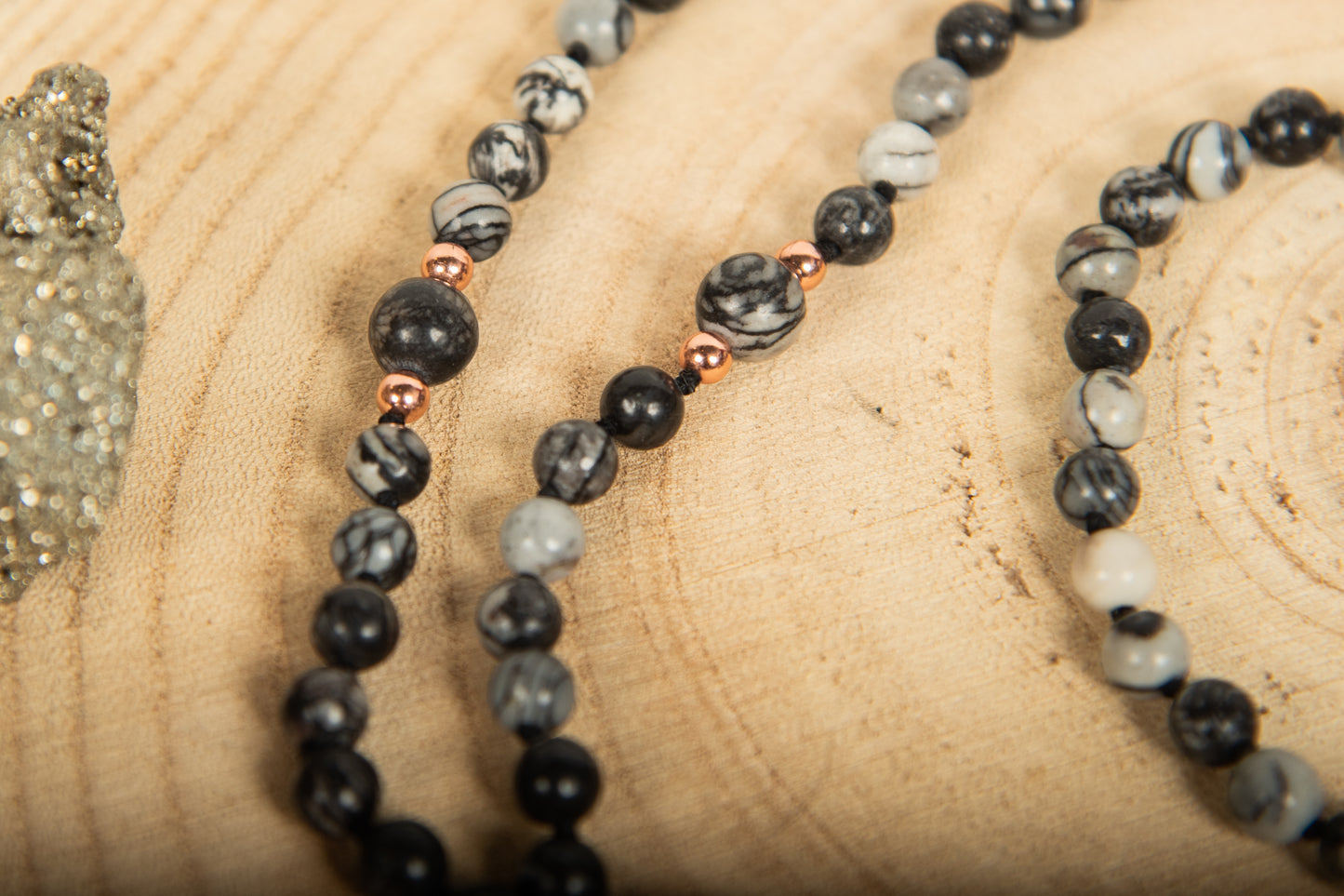 Mala in Diaspro zebrato, Pietra Guru Agata nera e Rame