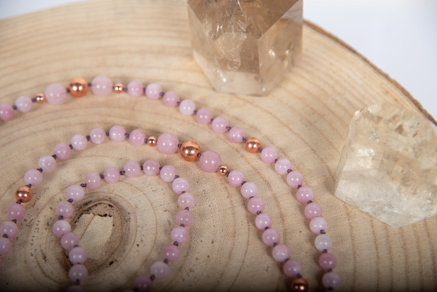 Mala 108 in pietra dura di Kunzite, Pietra Guru Quarzo crepitante e Rame
