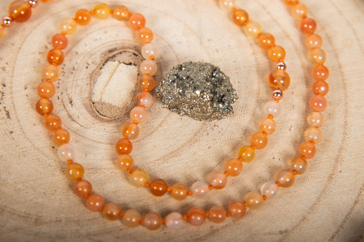 Mala con cristalli di corniola, pietra guru agata di fuoco, rame