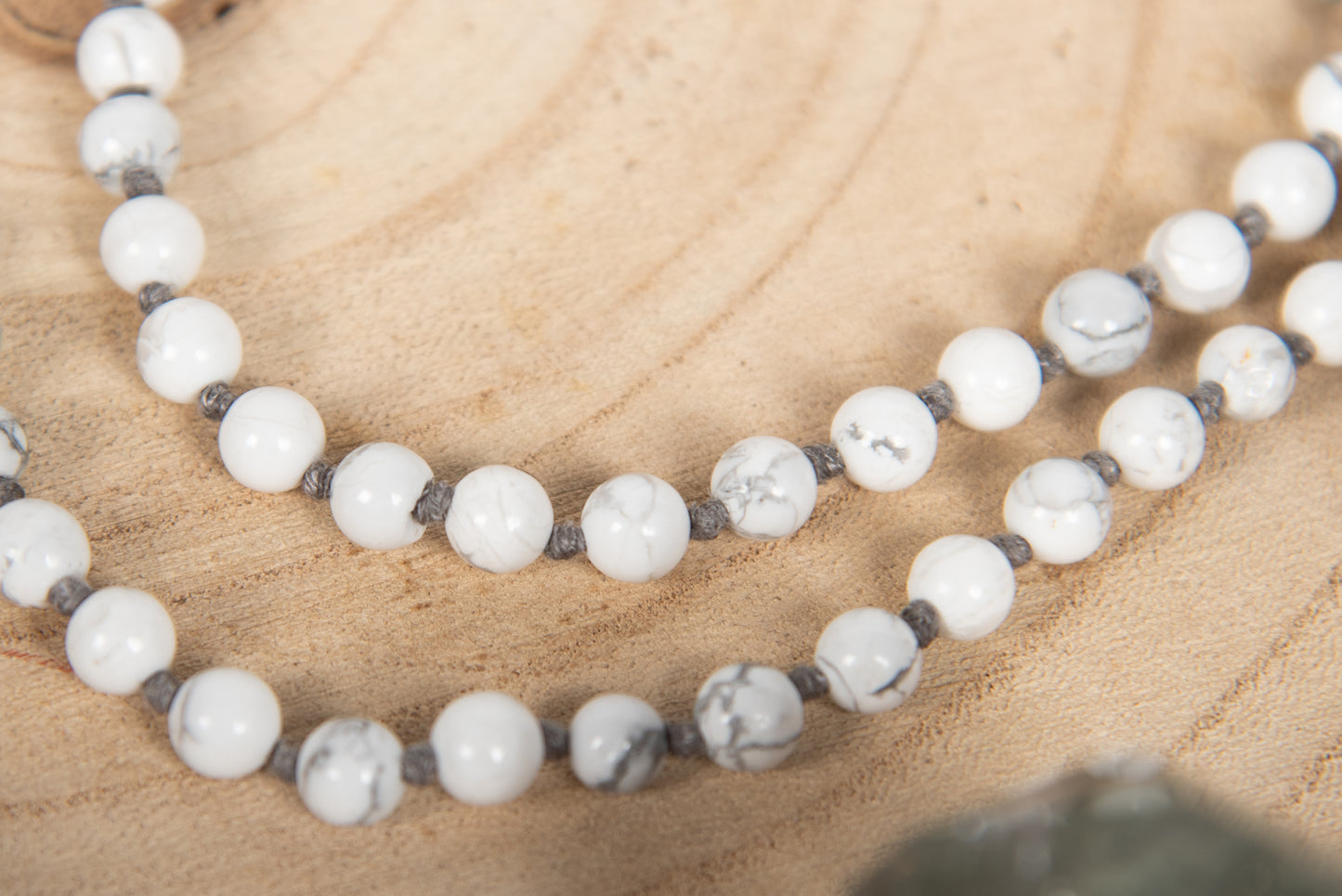 Mala collana con pietre dure di Howlite, Pietra Guru Labradorite, Argento 925
