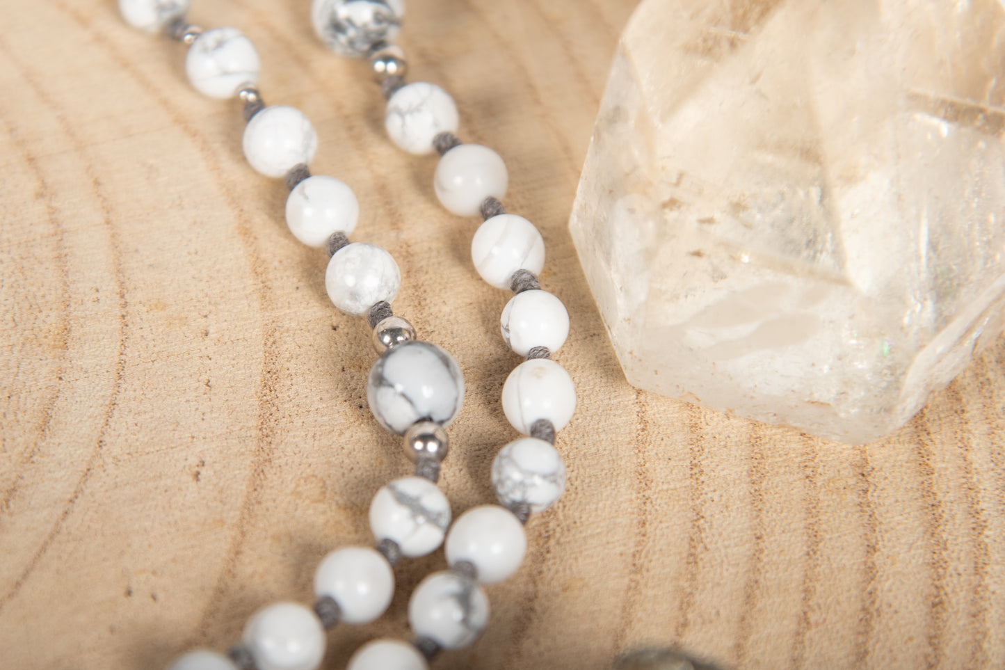 Mala collana con pietre dure di Howlite, Pietra Guru Labradorite, Argento 925