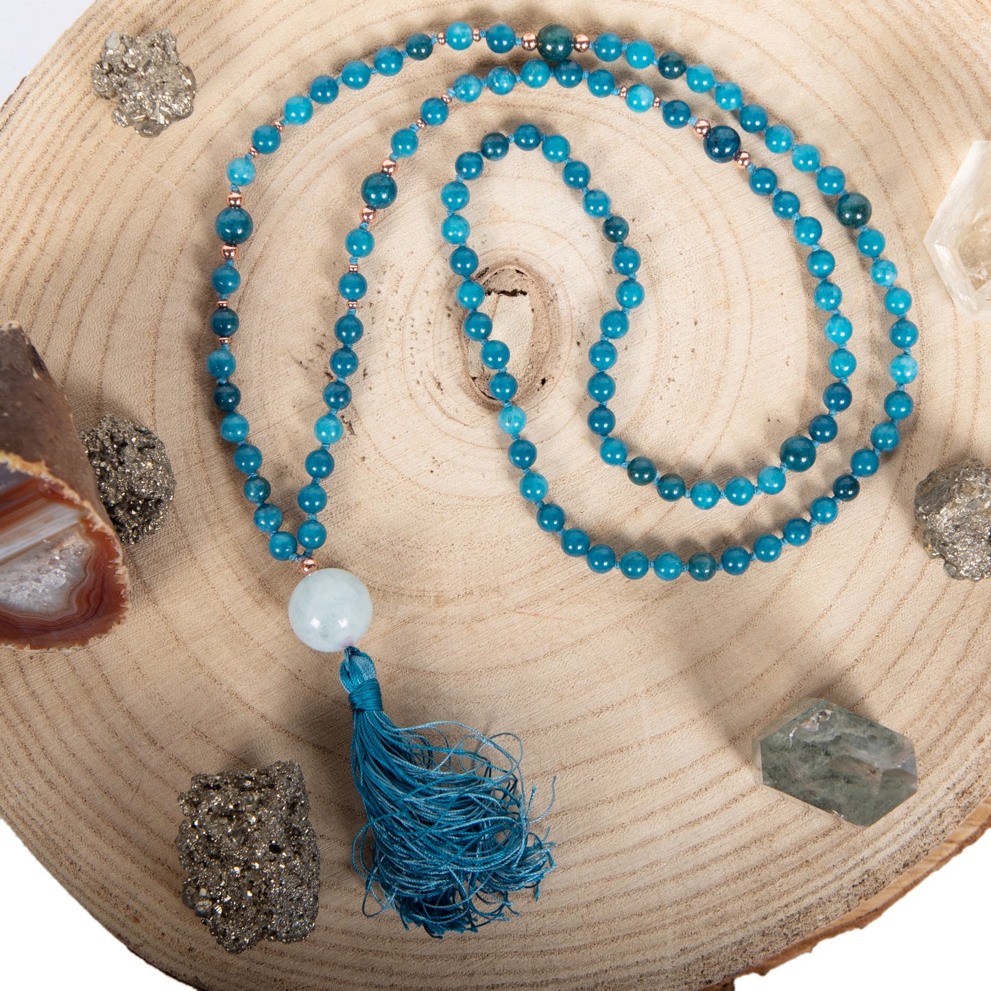Mala fatta a mano con pietre dure naturali in Apatite, Pietra Guru in Acquamarina, Rame