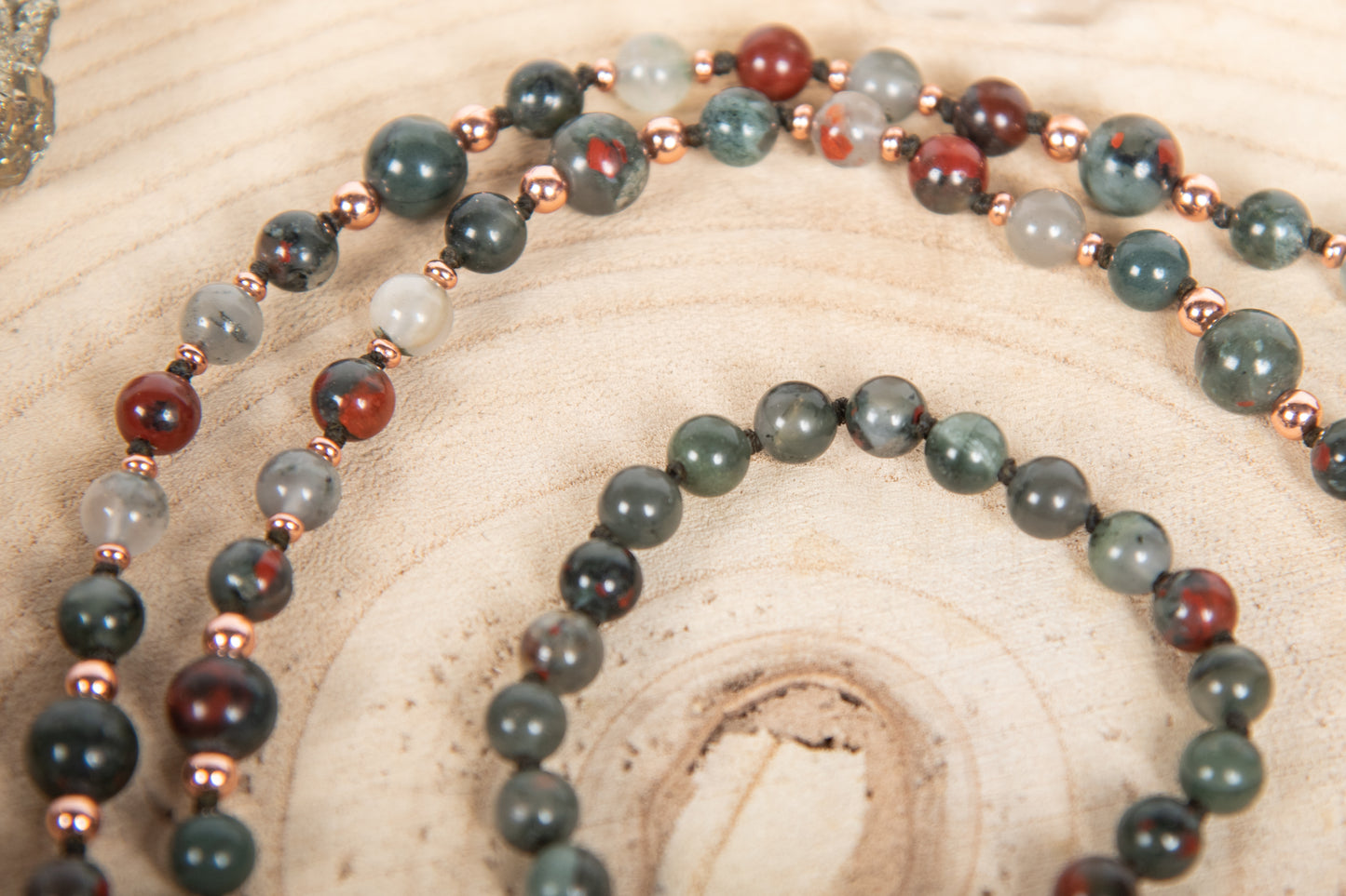 Mala fatta a mano con pietre dure naturali in Eliotropio Diaspro Sanguigno, Pietra Guru in Diaspro brecciato, Rame