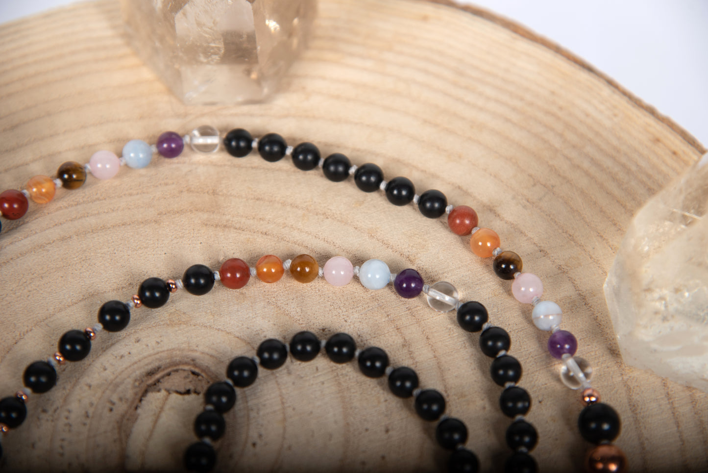 Mala con pietre dure di Shungite e Pietre 7 Chakra, Pietra Guru Agata Muschiata bianca del Montana, Rame