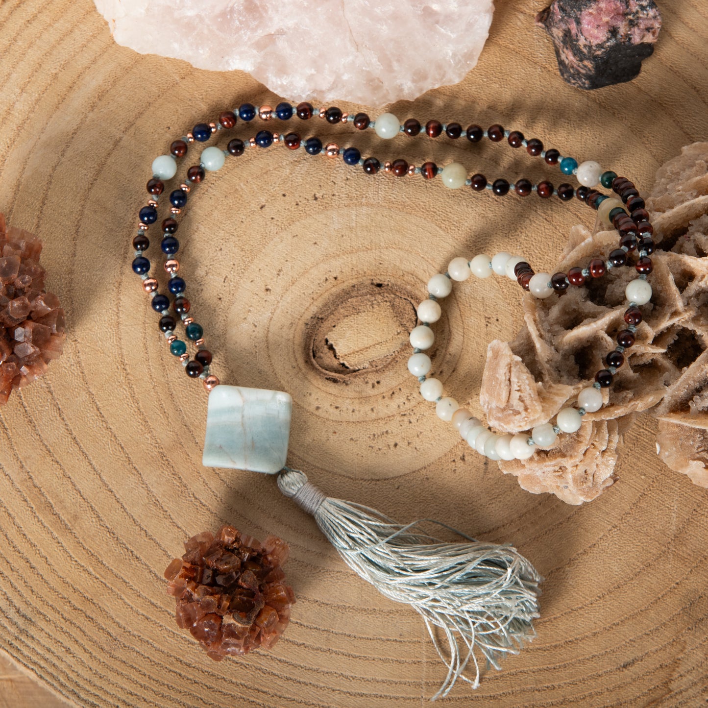 Mala con 108 perle di Occhio di bue, Amazzonite, Lapislazzuli, Apatite, Perla Guru Amazzonite