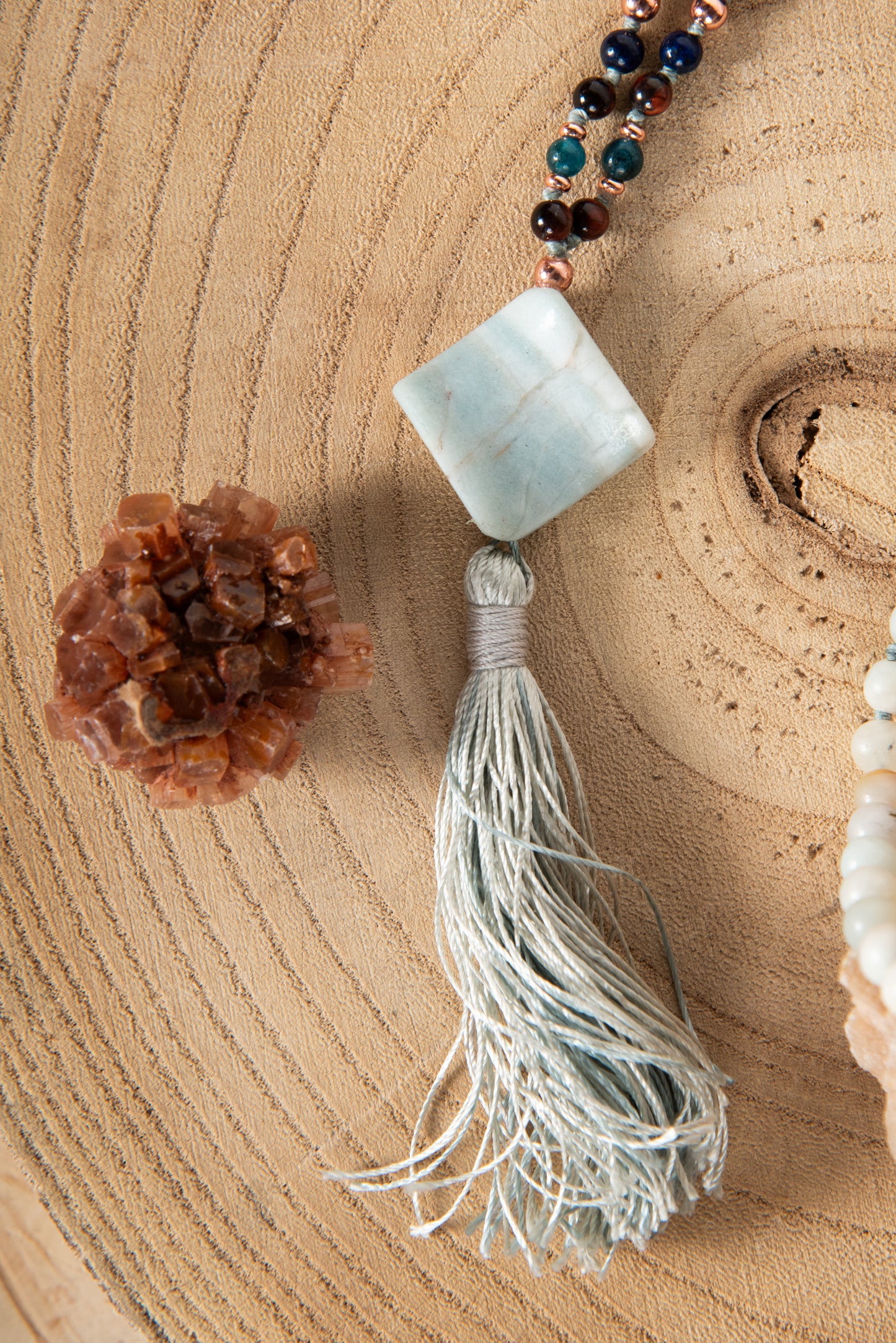 Mala con 108 perle di Occhio di bue, Amazzonite, Lapislazzuli, Apatite, Perla Guru Amazzonite