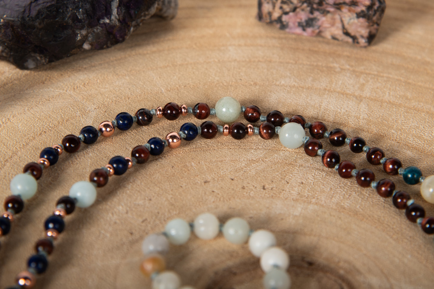 Mala con 108 perle di Occhio di bue, Amazzonite, Lapislazzuli, Apatite, Perla Guru Amazzonite