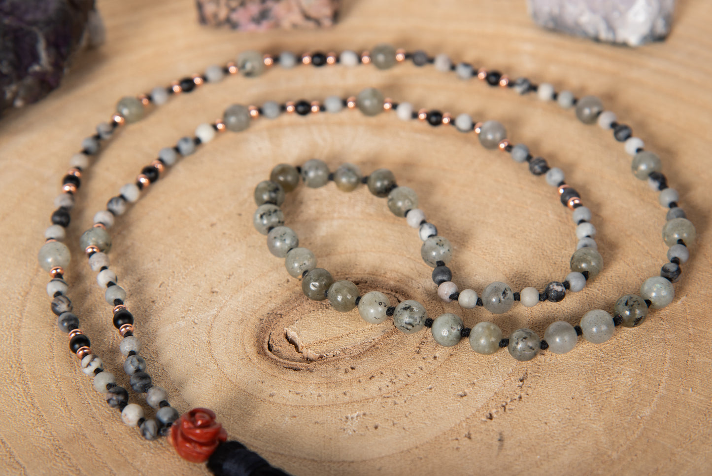 Mala con 108 perle di Pietra di luna arcobaleno Labradorite, Shungite, Diaspro zebrato, Perla Guru Diaspro rosso