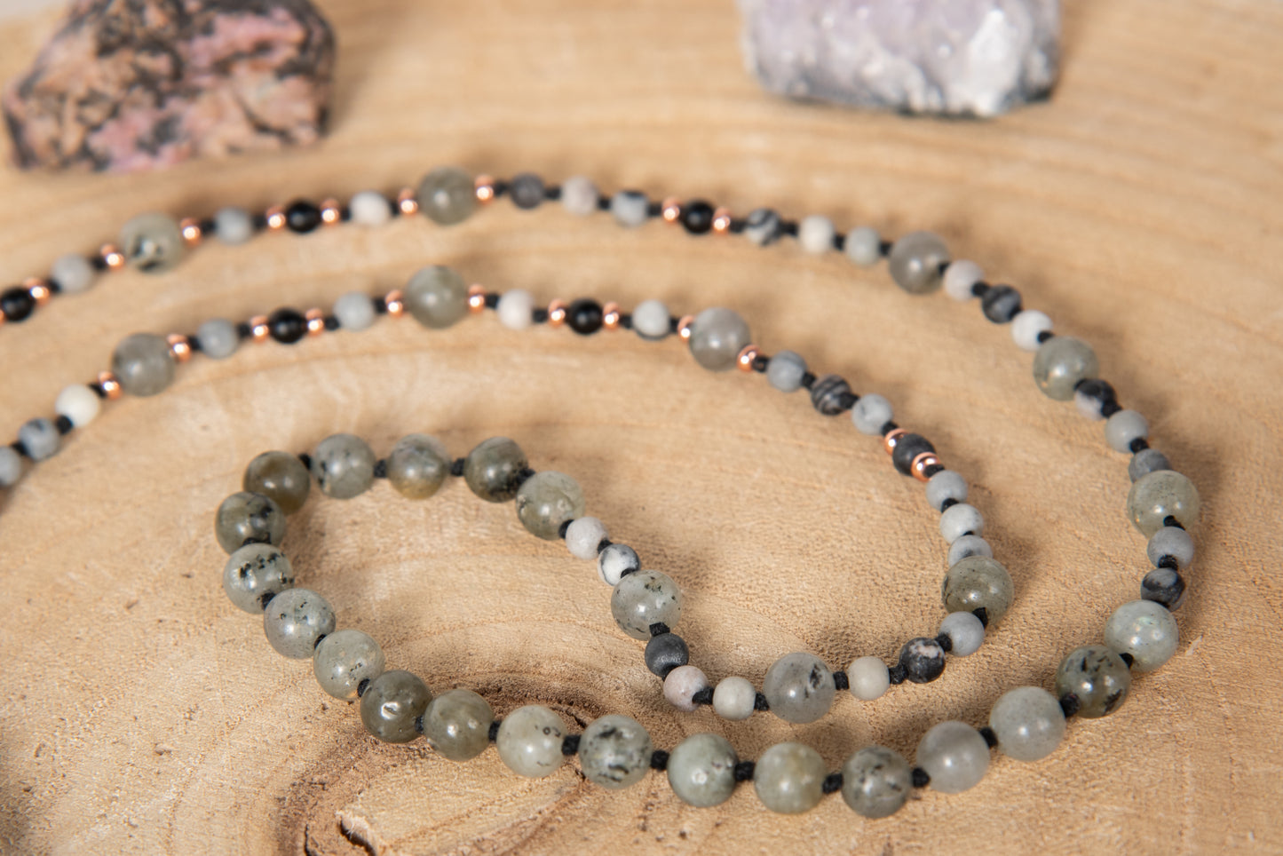 Mala con 108 perle di Pietra di luna arcobaleno Labradorite, Shungite, Diaspro zebrato, Perla Guru Diaspro rosso
