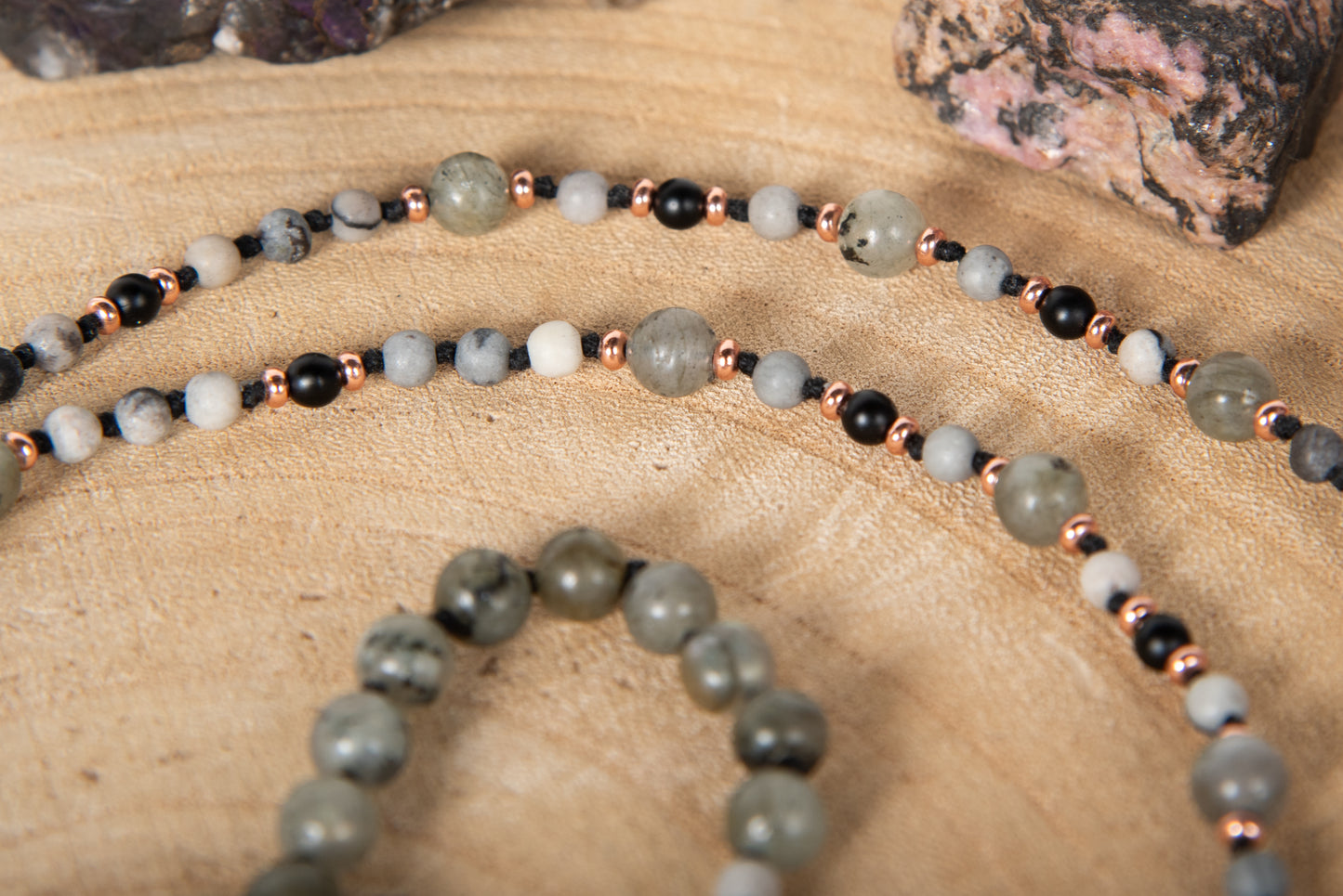 Mala con 108 perle di Pietra di luna arcobaleno Labradorite, Shungite, Diaspro zebrato, Perla Guru Diaspro rosso