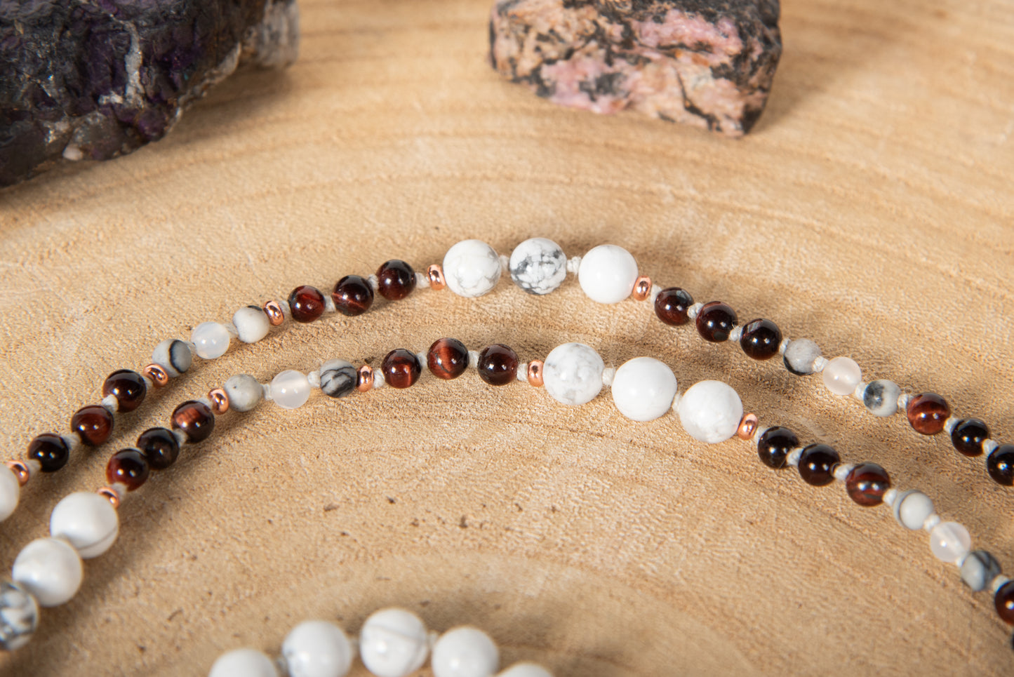Mala con 108 perle di Howlite, Agata bianca, Diaspro zebrato, Occhio di bue, Perla Guru rame
