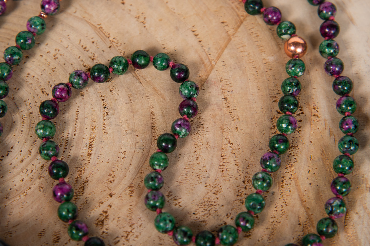 Mala con 108 perle di Zoisite, Pietra Guru Fluorite, Rame