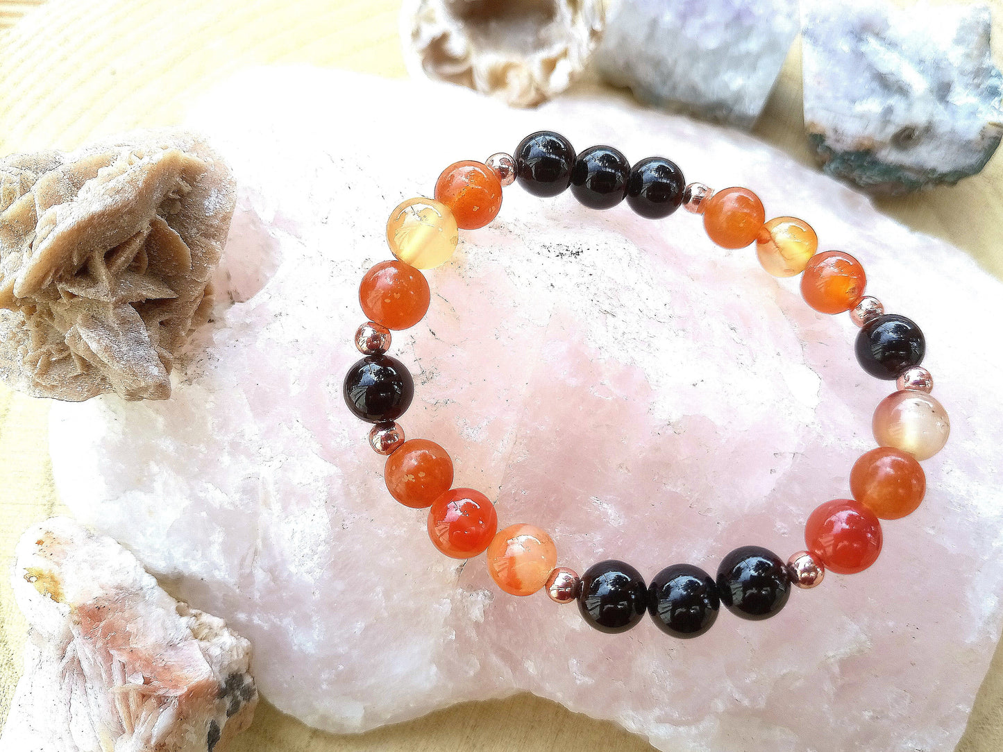Bracciale perle 8mm corniola, onice, rame