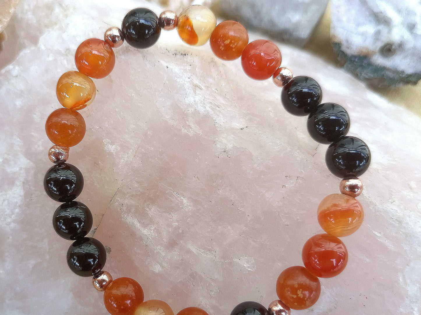 Bracciale perle 8mm corniola, onice, rame