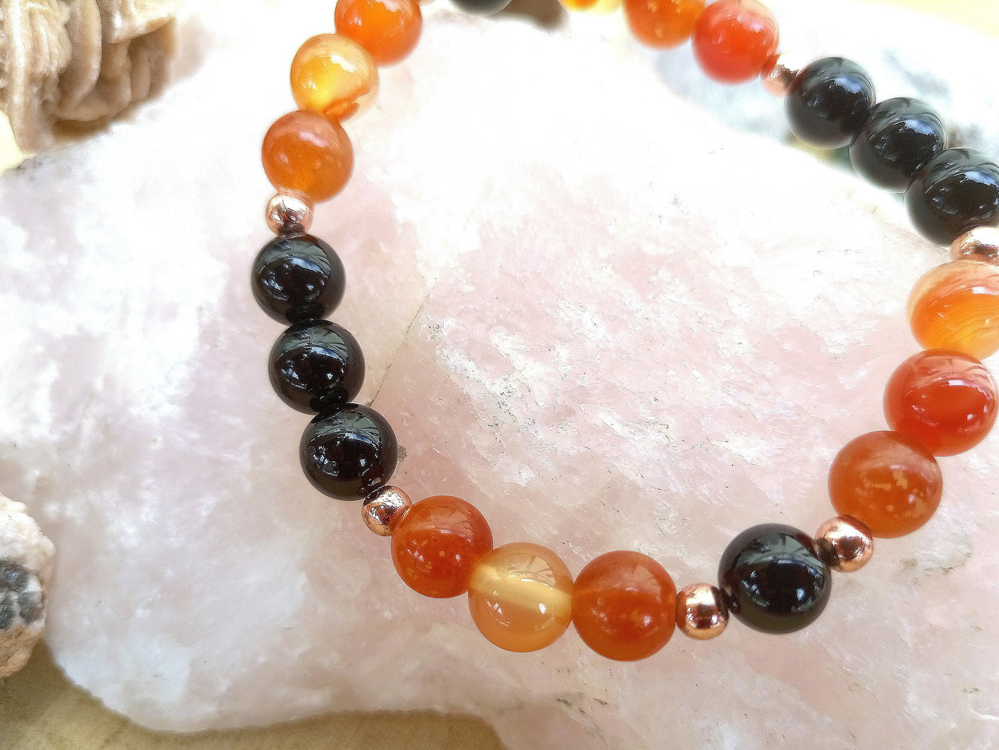 Bracciale perle 8mm corniola, onice, rame
