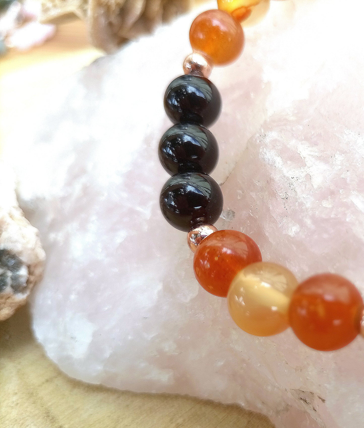Bracciale perle 8mm corniola, onice, rame
