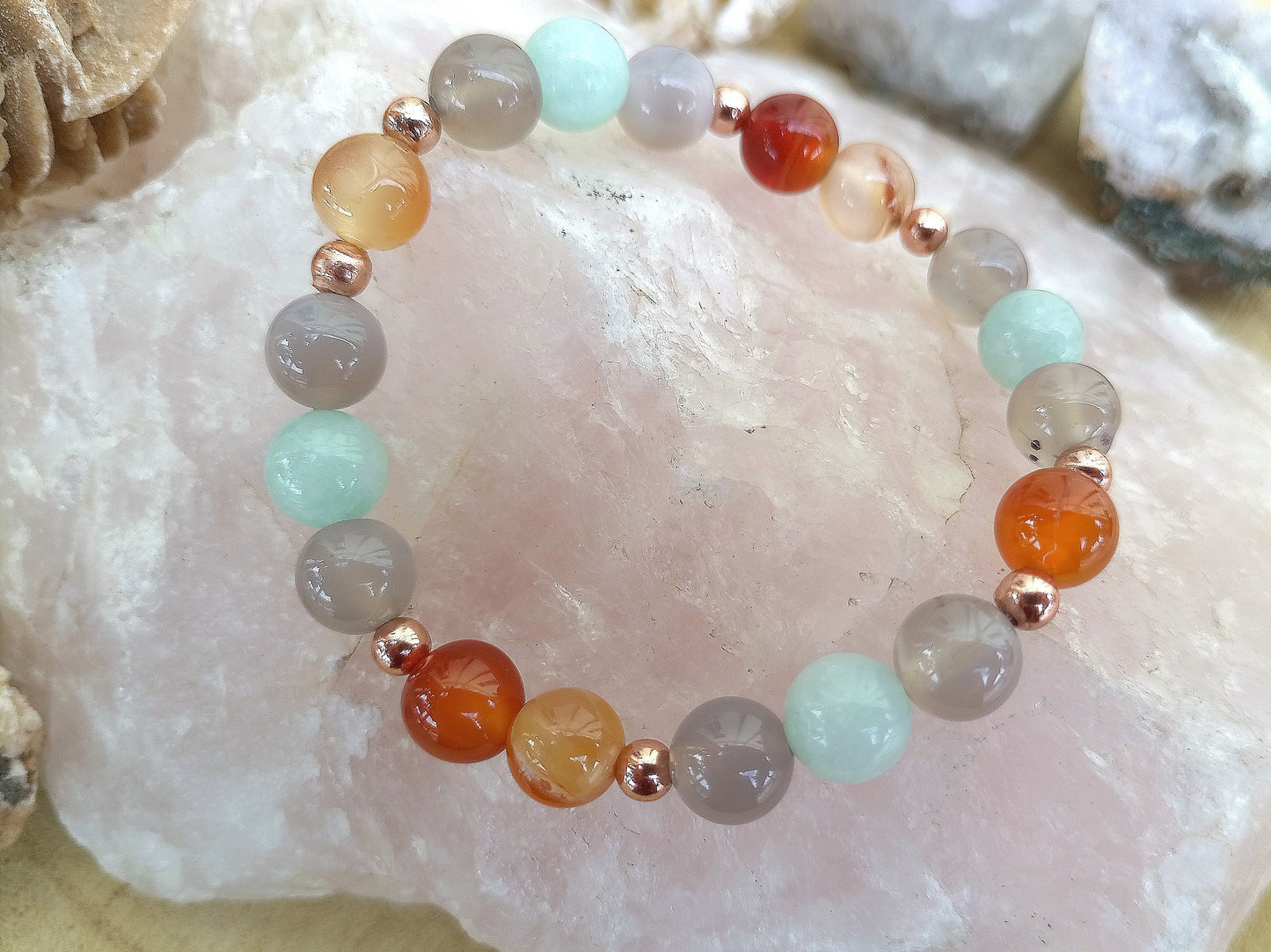 Bracciale perle 8mm amazzonite, corniola, agata grigia, rame