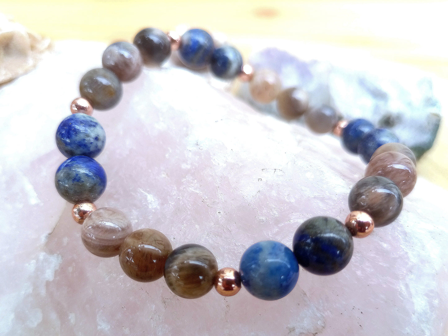 Bracciale perle 8mm lapislazzuli, pietra di luna nera, rame