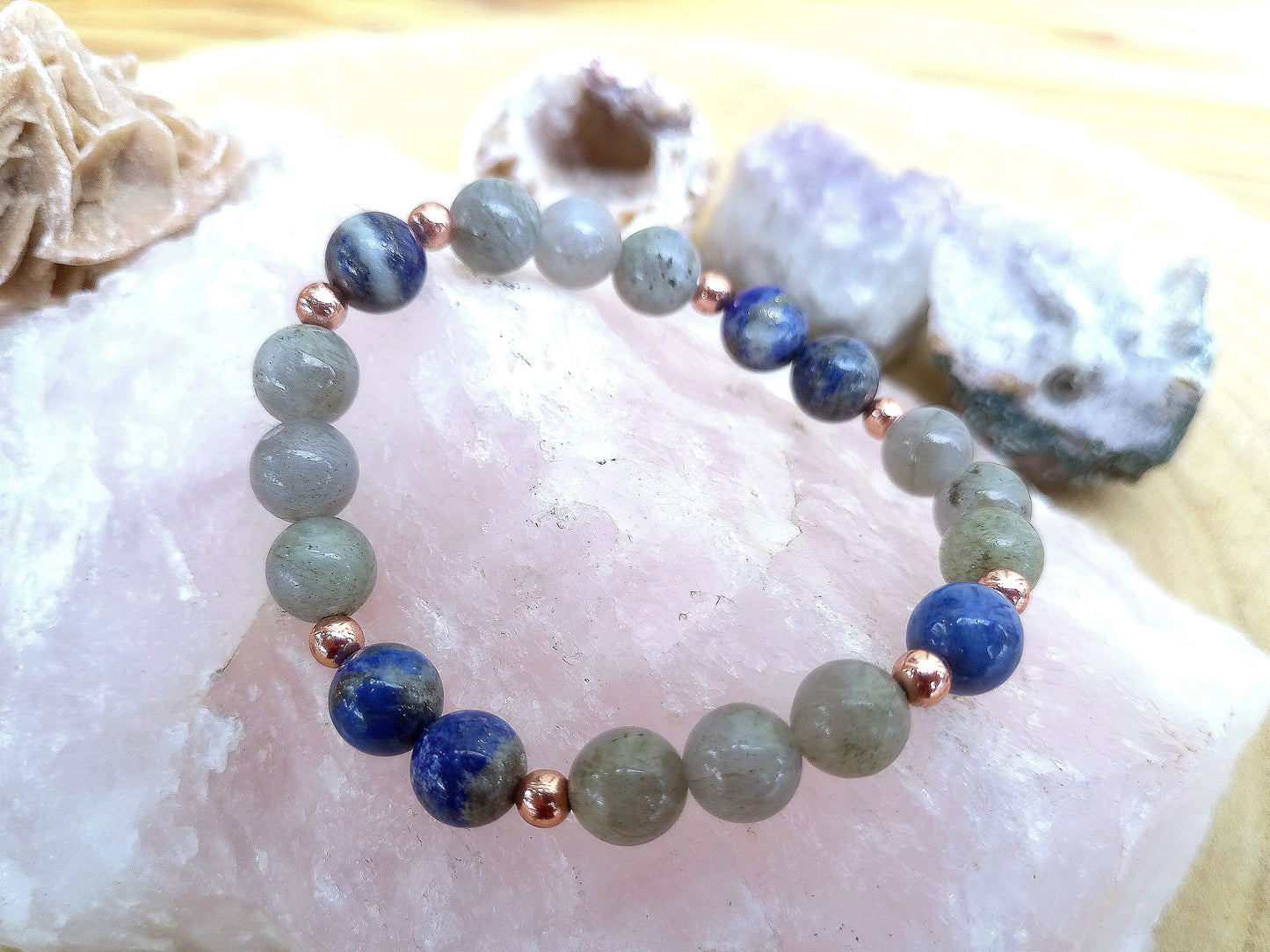 Bracciale perle 8mm lapislazzuli, labradorite, rame