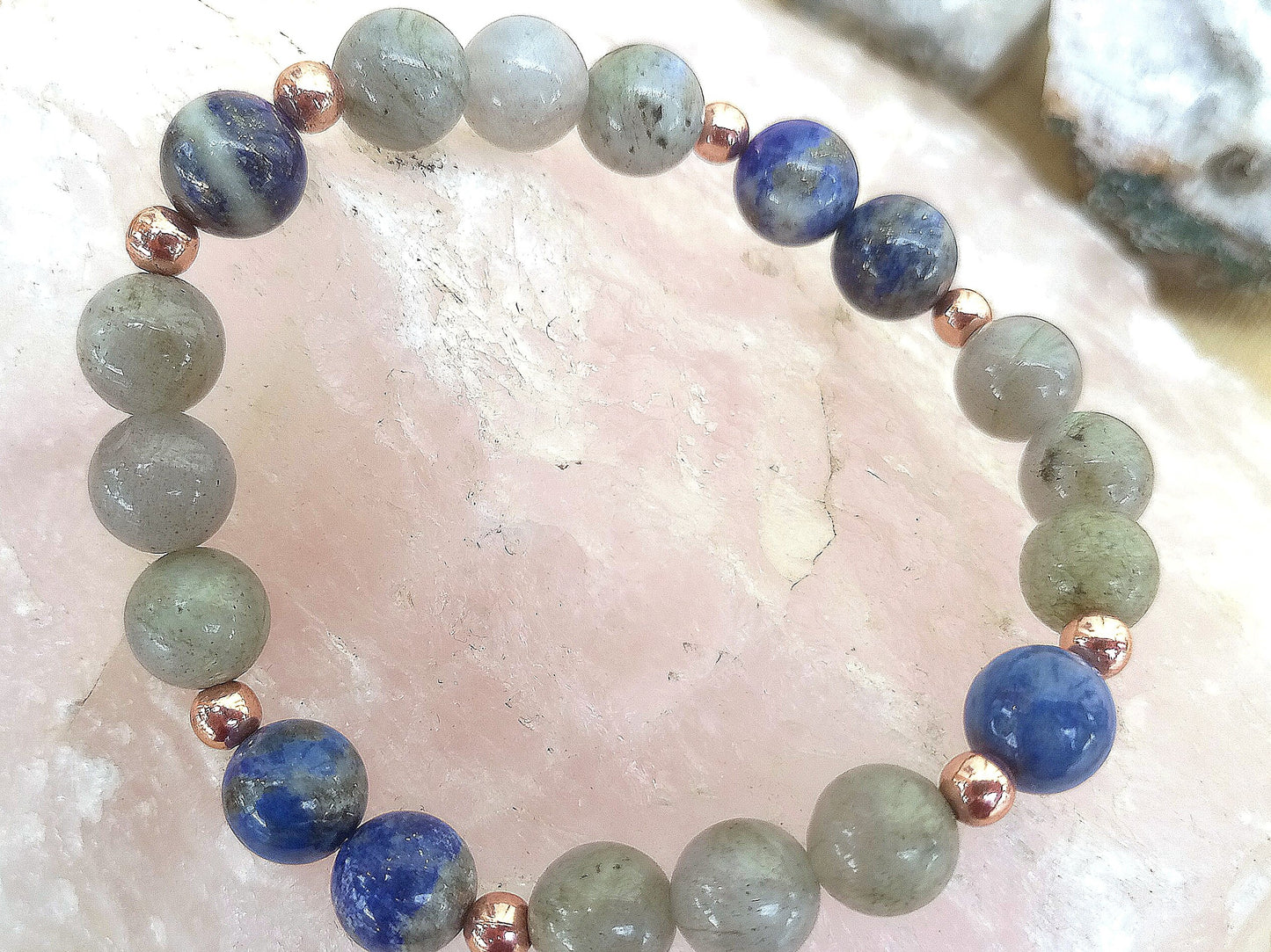Bracciale perle 8mm lapislazzuli, labradorite, rame