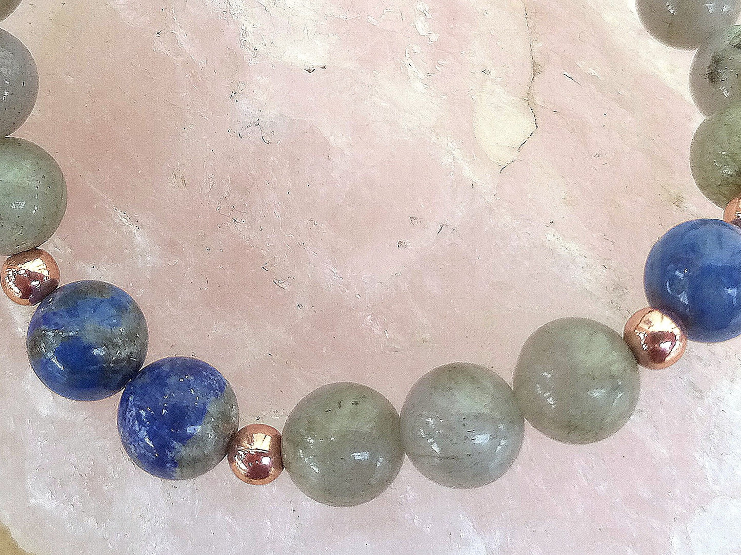 Bracciale perle 8mm lapislazzuli, labradorite, rame