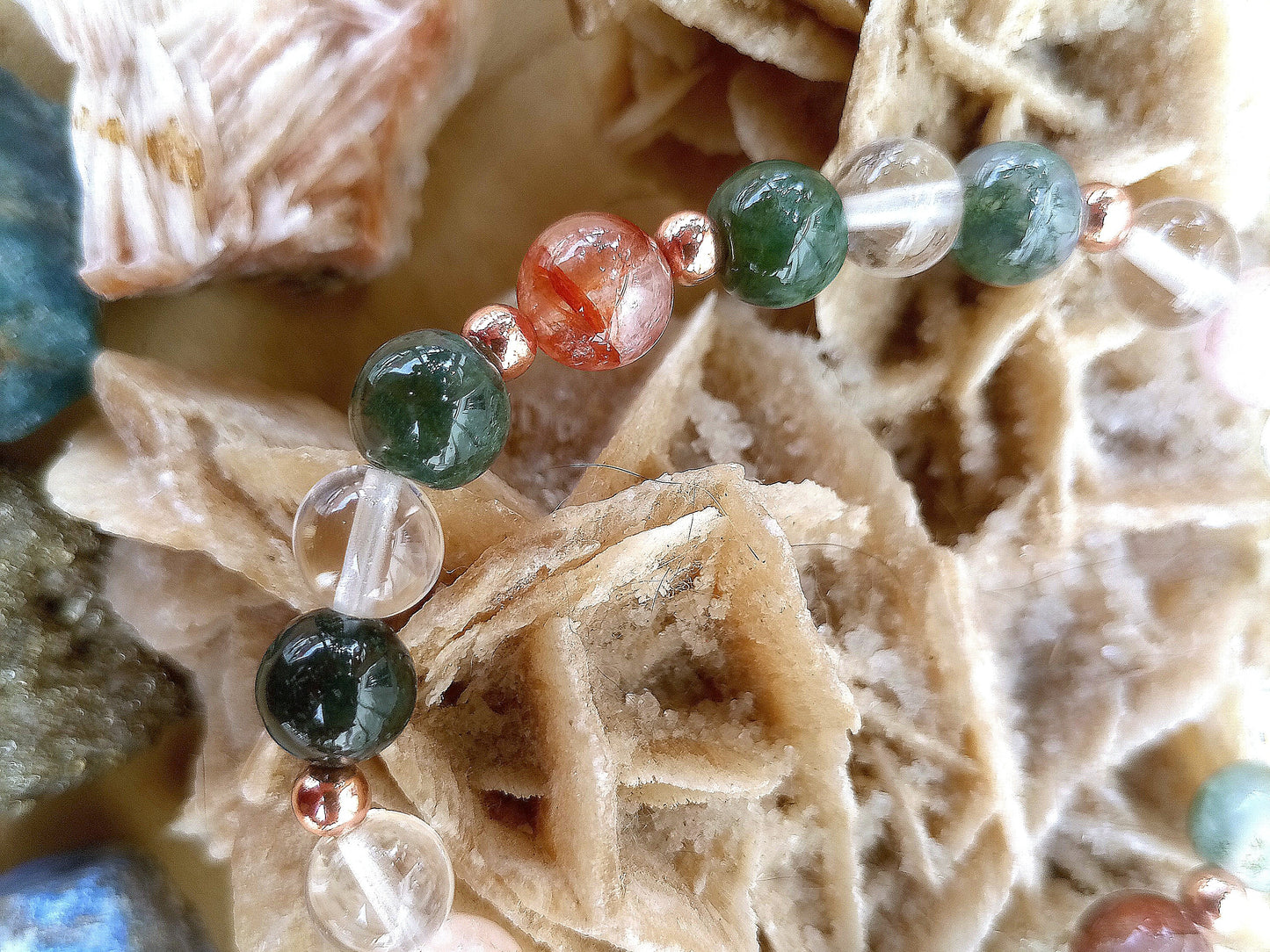 Bracciale perle 8mm quarzo ematoide, agata muschiata, quarzo ialino, rame
