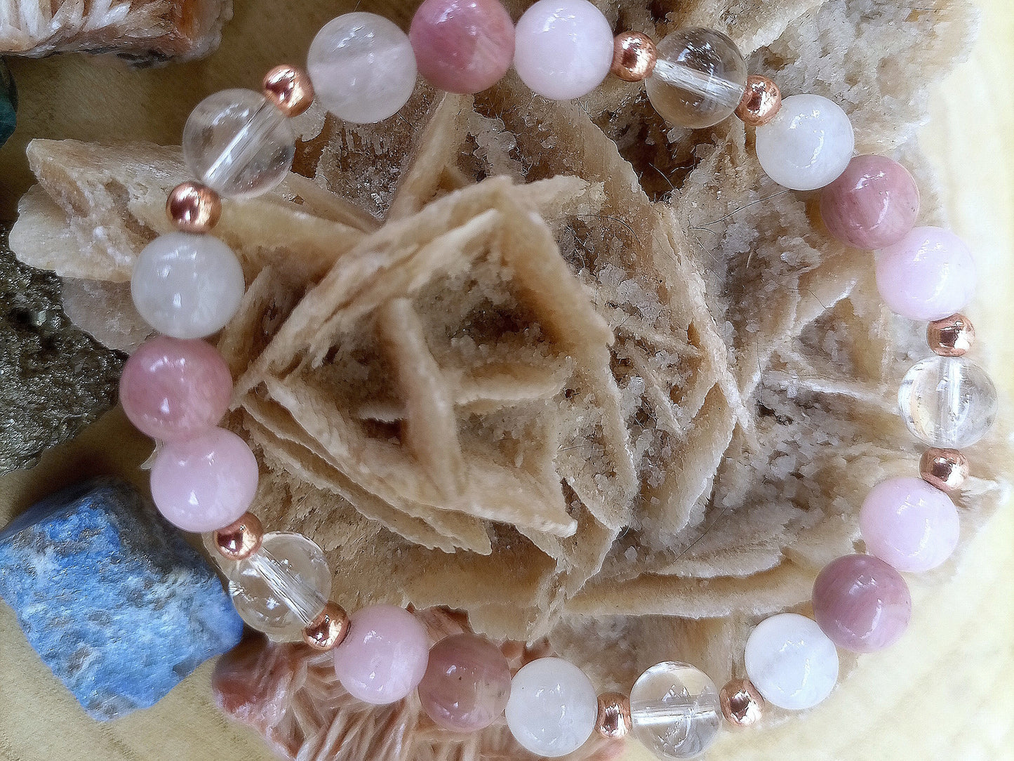 Bracciale perle 8mm kunzite, quarzo rosa, rodonite, quarzo ialino, rame