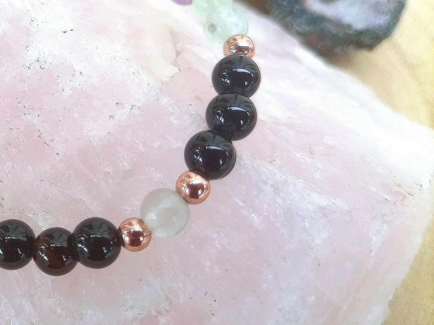 Bracciale perle 6mm onice, fluorite, rame
