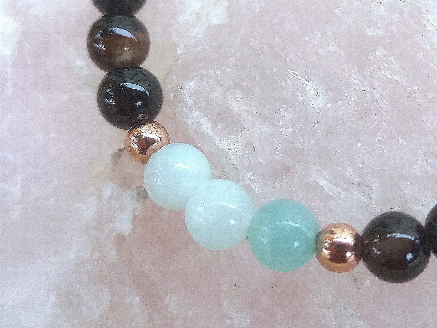 Bracciale perle 6mm amazzonite, onice, rame