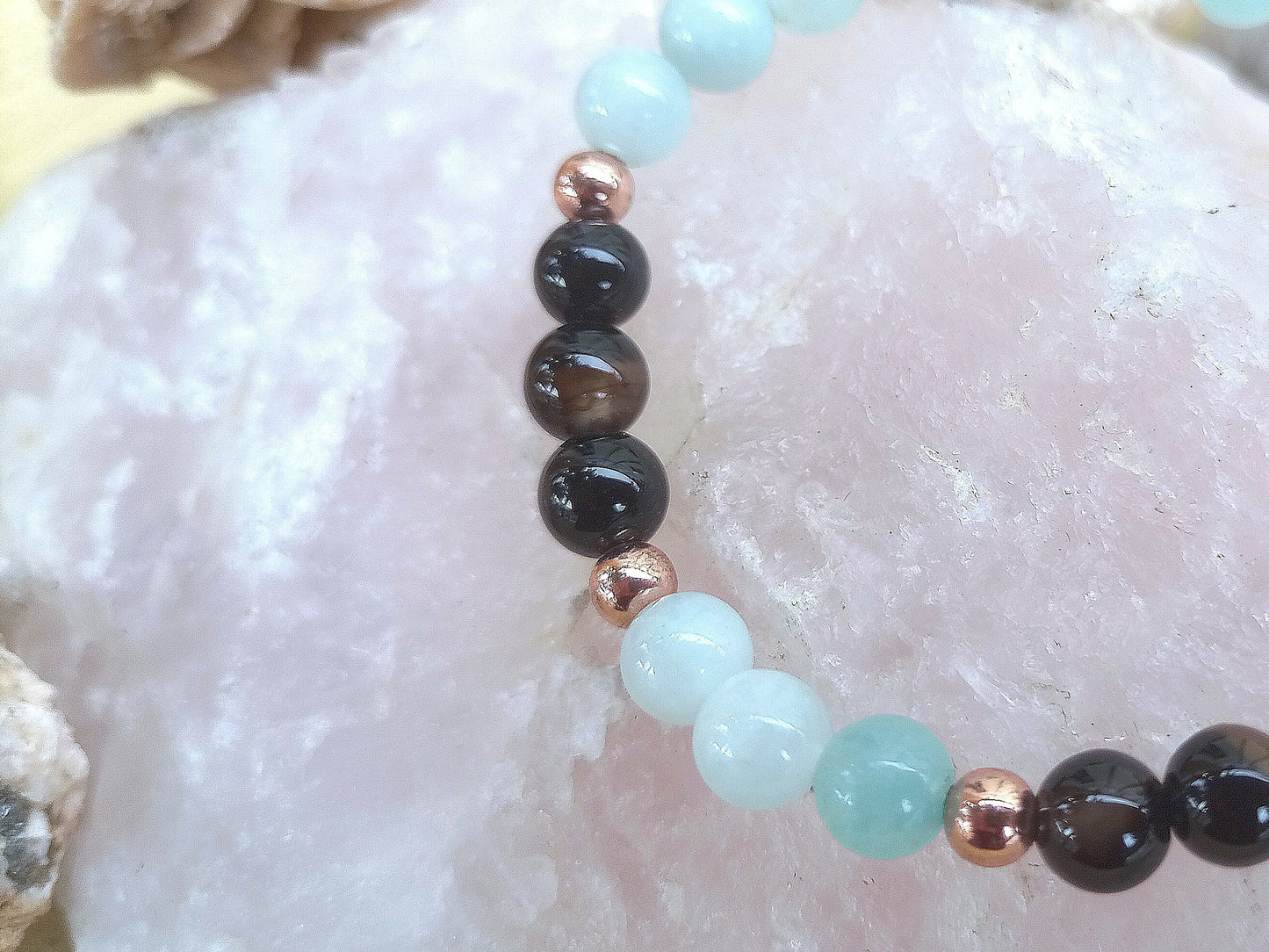 Bracciale perle 6mm amazzonite, onice, rame