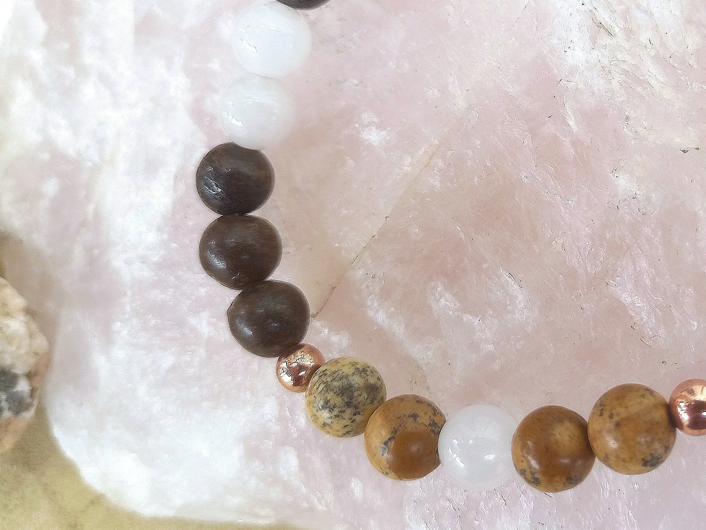 Bracciale perle 6mm bronzite, agata bianca, diaspro paesaggio, rame