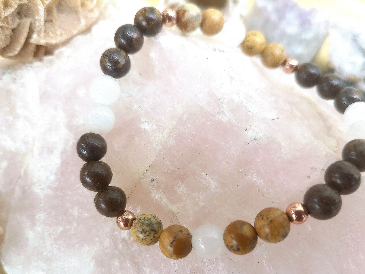 Bracciale perle 6mm bronzite, agata bianca, diaspro paesaggio, rame