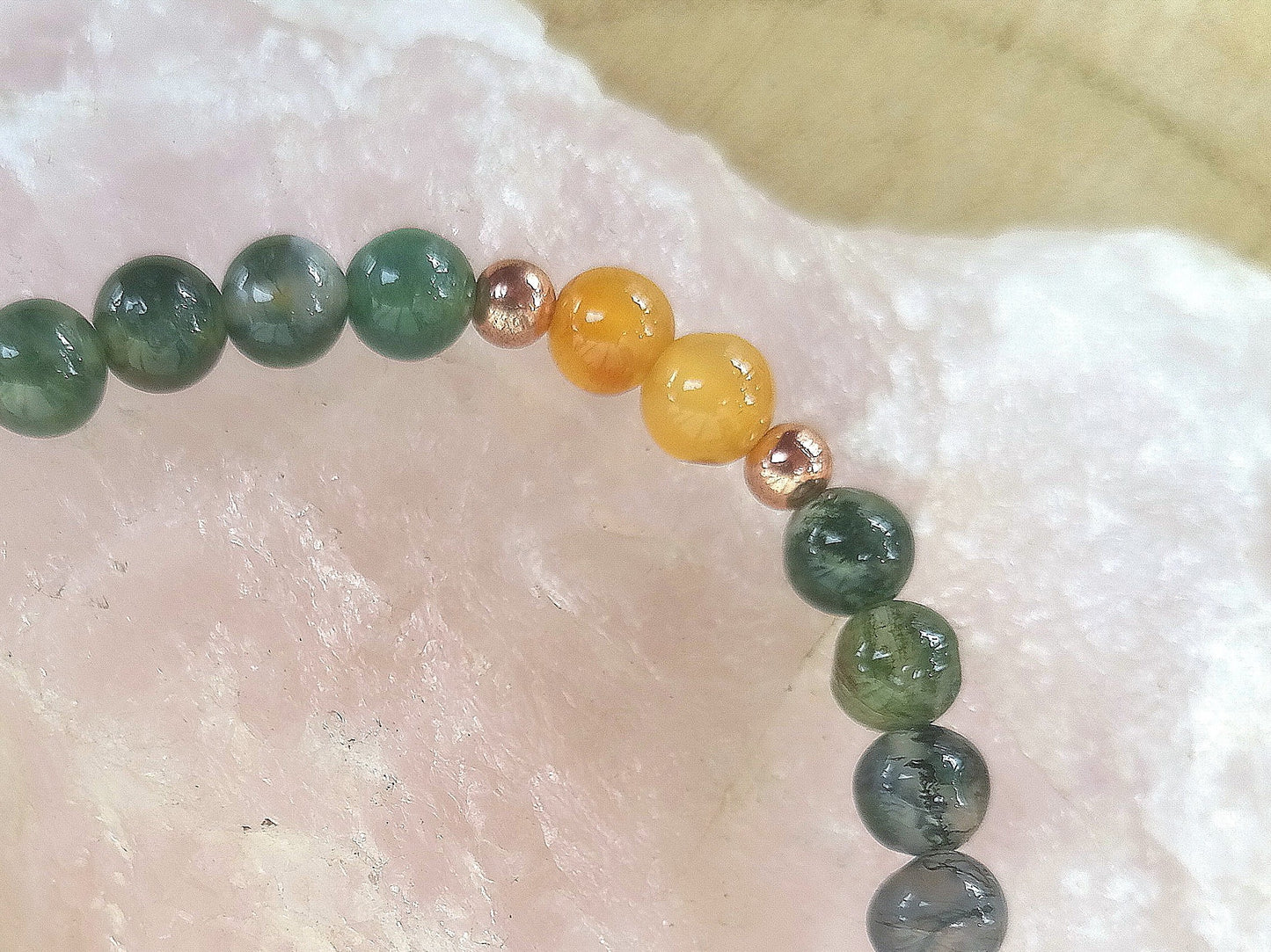 Bracciale perle 6mm corniola, agata muschiata, rame