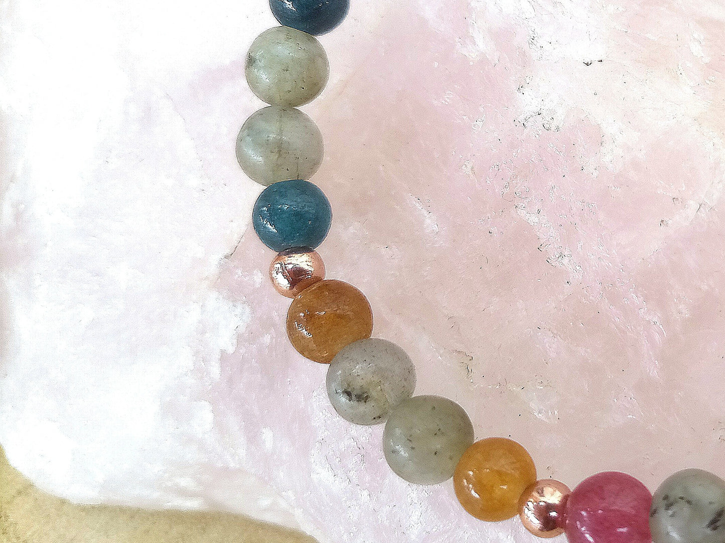 Bracciale perle 6mm tormalina naturale, labradorite, rame
