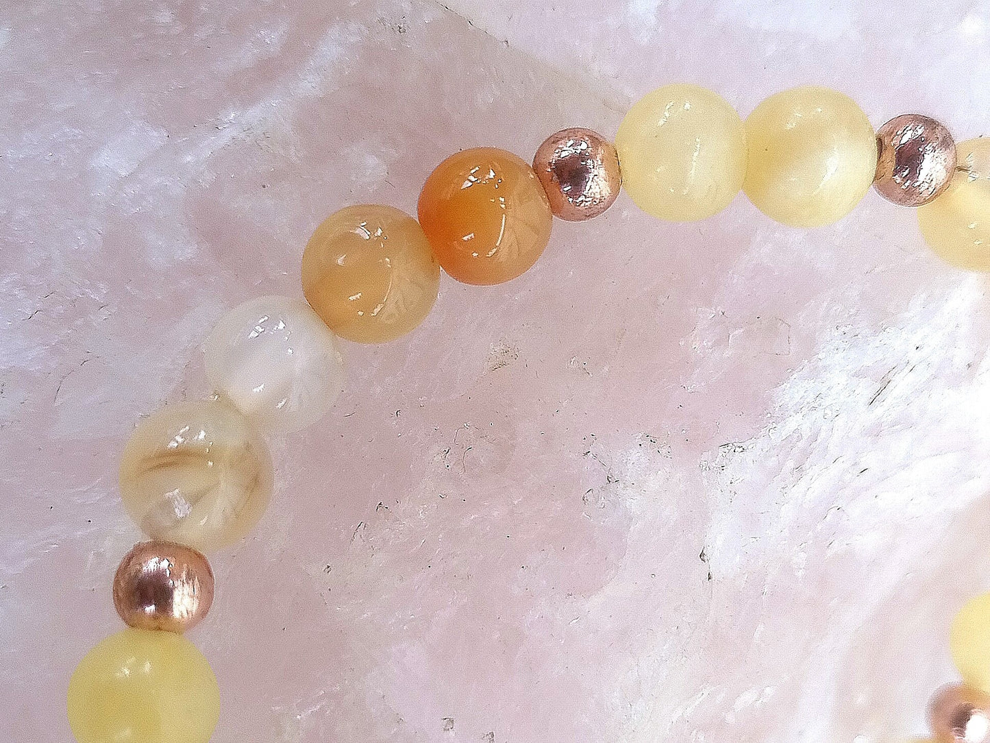 Bracciale perle 6mm calcite gialla, corniola, rame