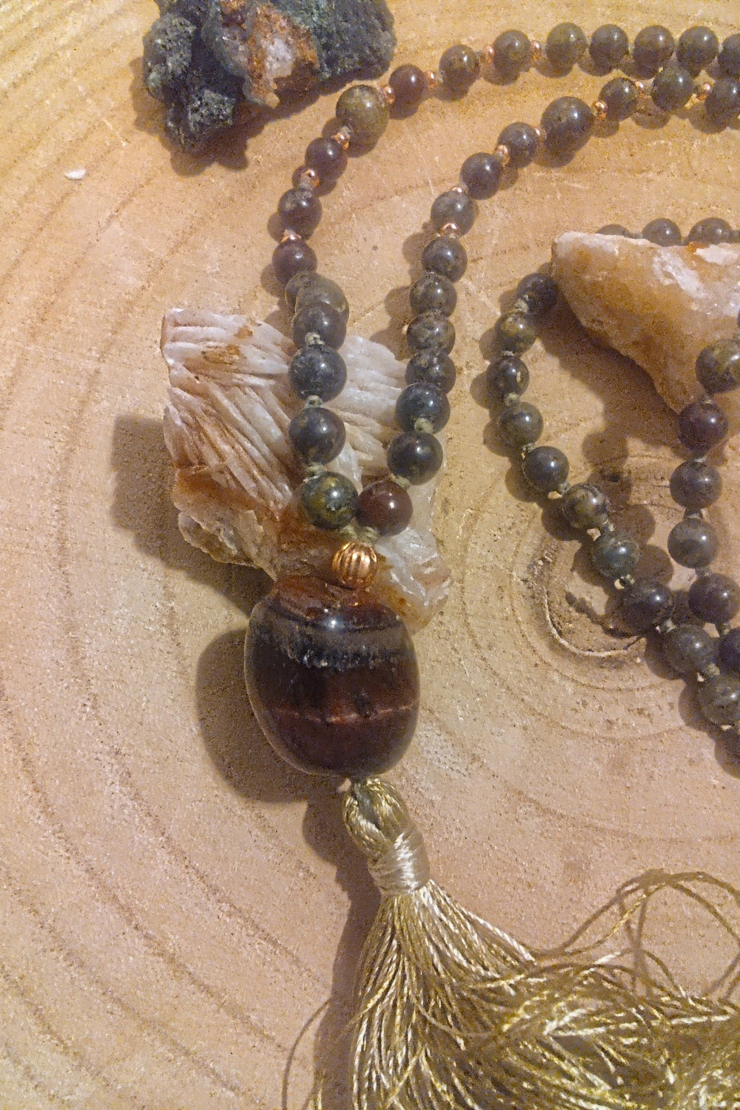 Mala da meditazione 108 perle in Pietra sangue di drago, Pietra Guru Occhio di bue, Rame