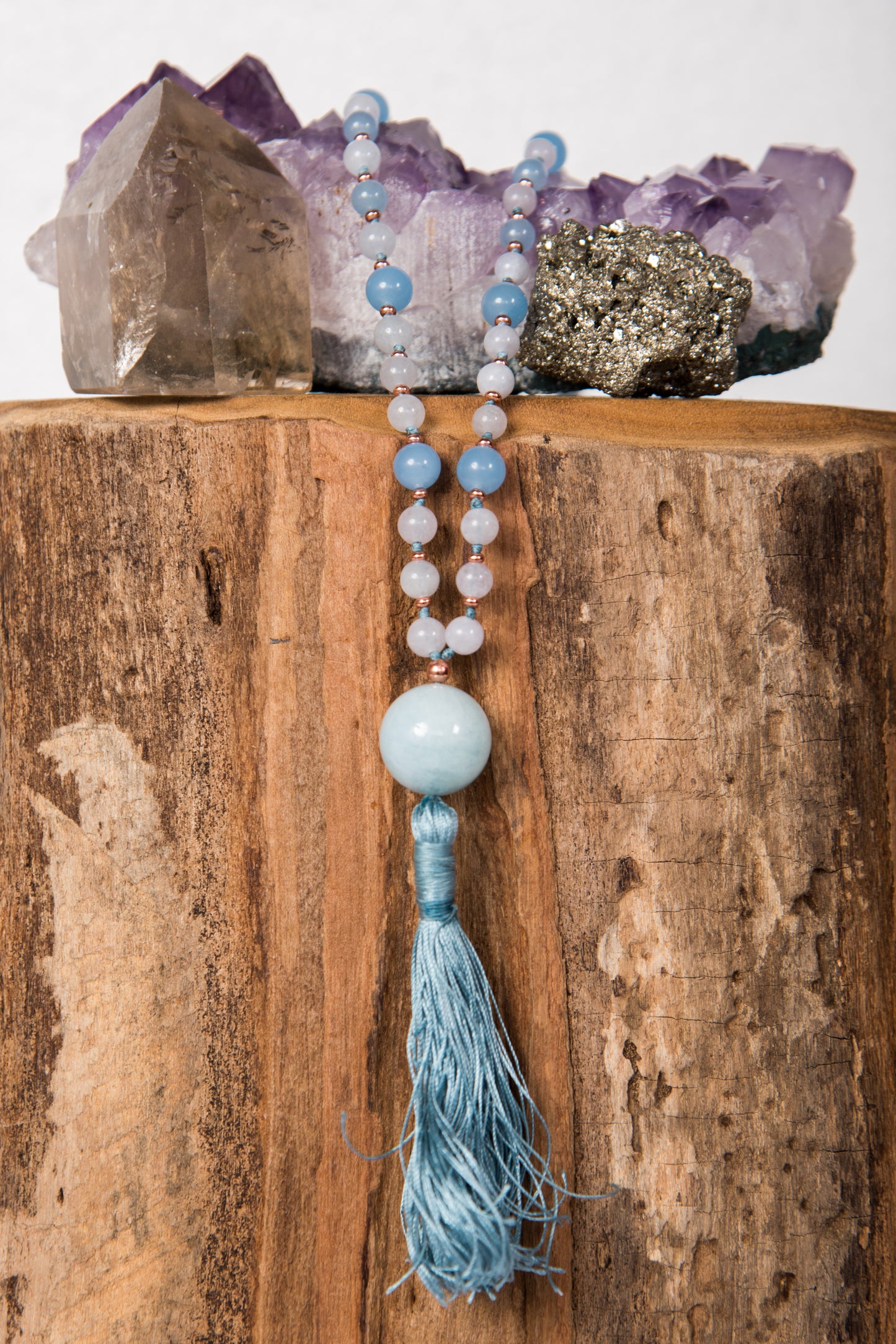 mala prezioso strumento per meditare tenendo conto dei Mantra durante la pratica 108 naturali in acquamarina