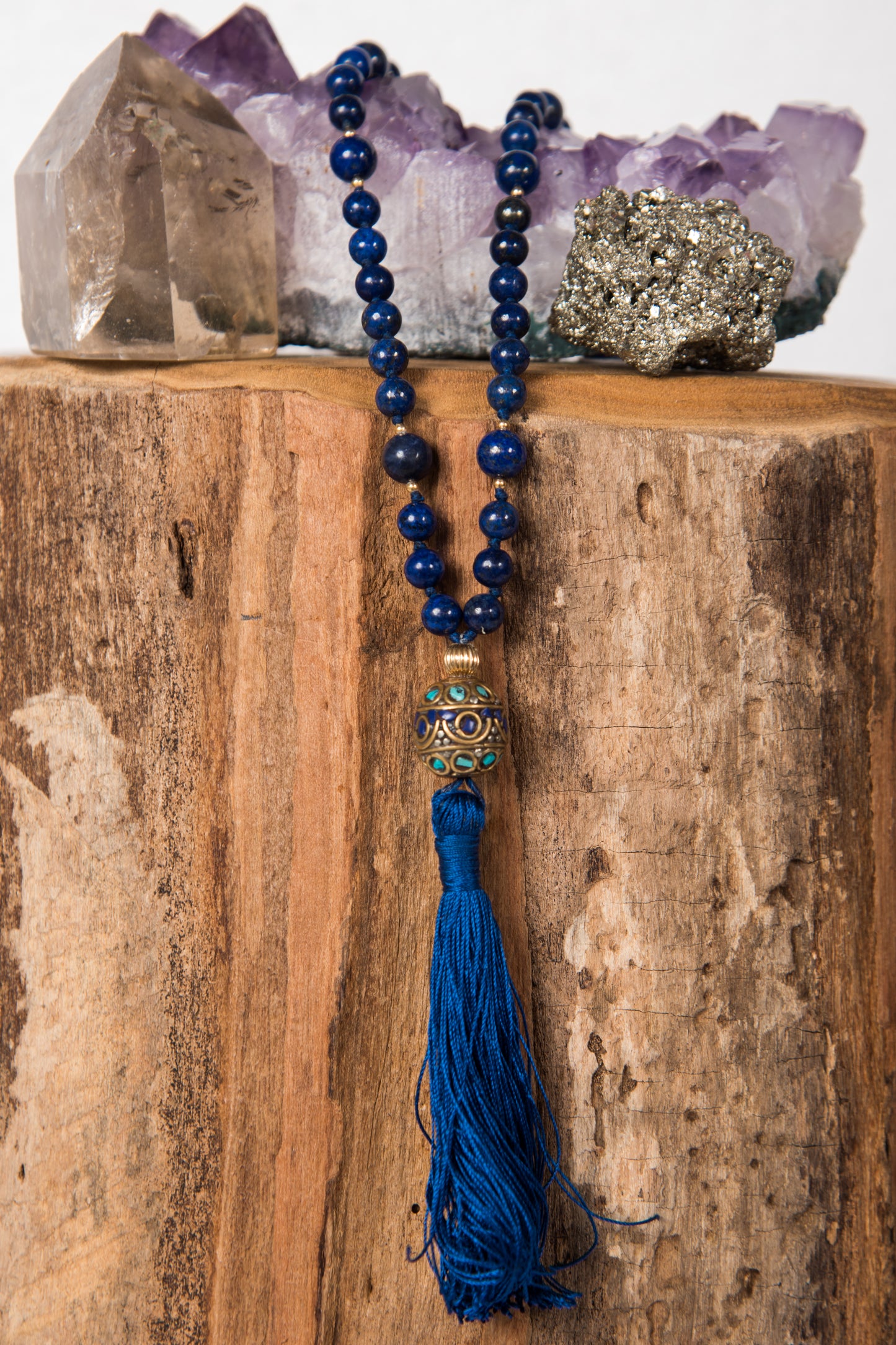 mala 108 in lapislazzuli prezioso strumento per meditare tenendo conto dei Mantra durante la pratica