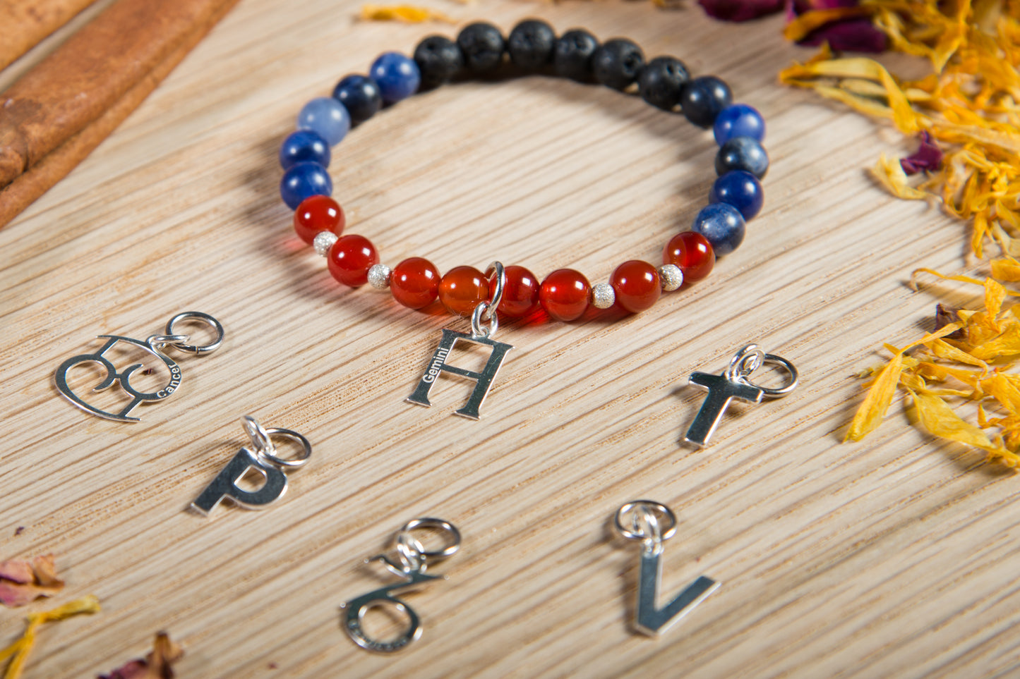 Sodalite, agata rossa, lava, argento 925, charms