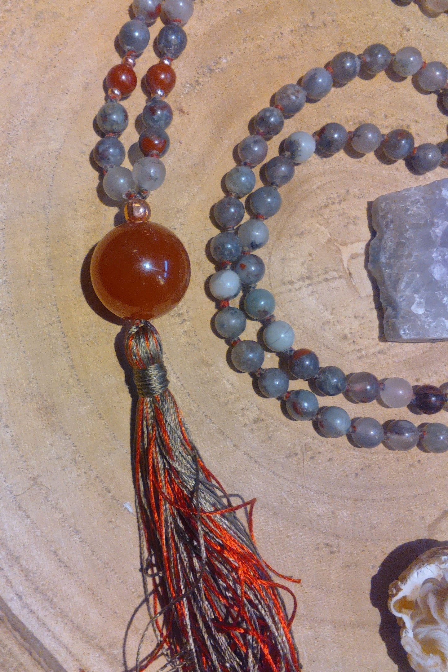 Mala fatta a mano con pietre dure naturali in Eliotropio Diaspro Sanguigno, Pietra Guru Agata rossa, Rame