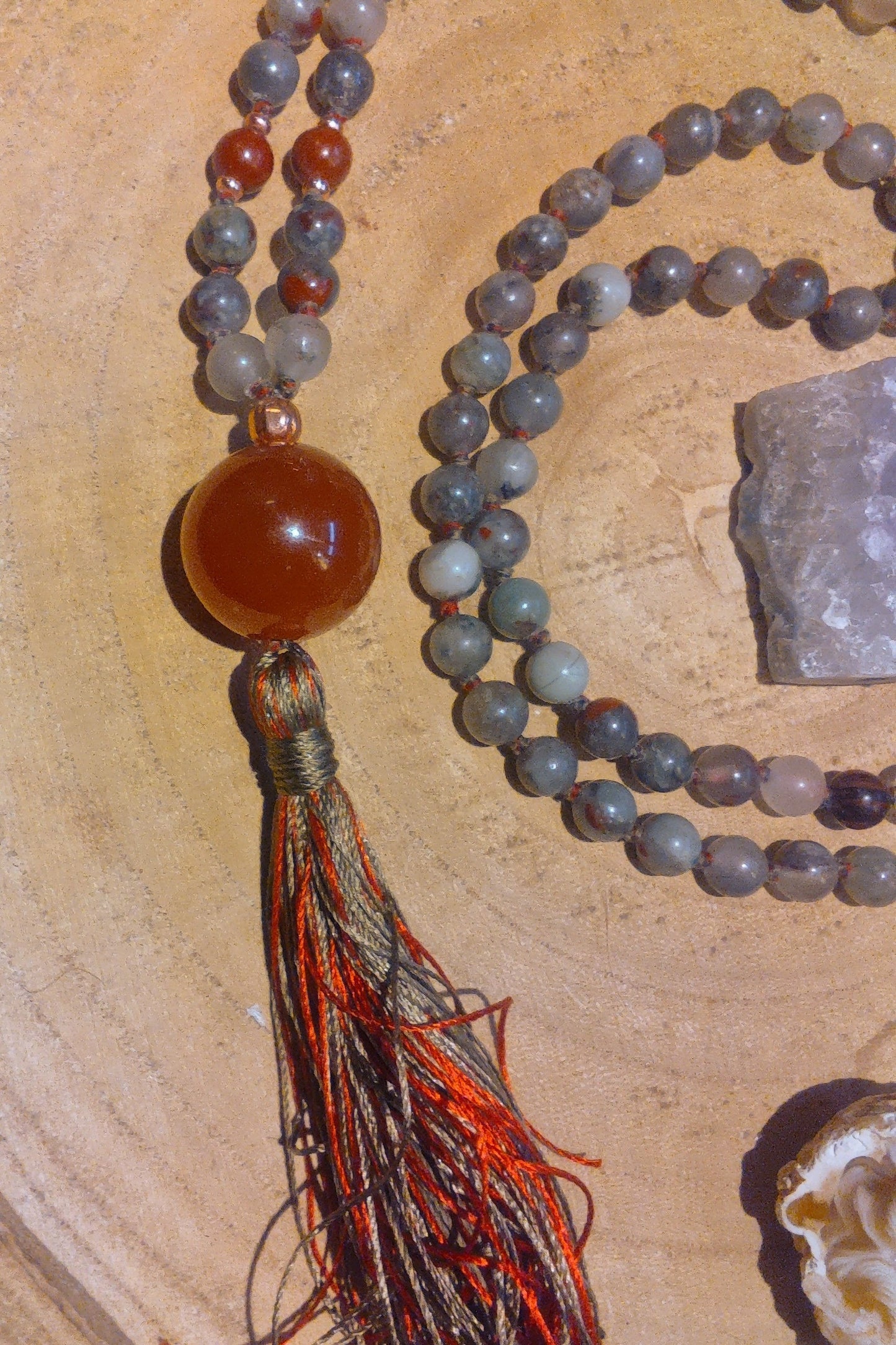 Mala fatta a mano con pietre dure naturali in Eliotropio Diaspro Sanguigno, Pietra Guru Agata rossa, Rame