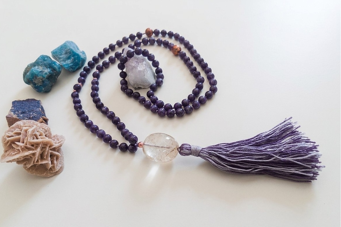 Mala collana da meditazione in Ciaroite , Pietra Guru Quarzo ialino, rame