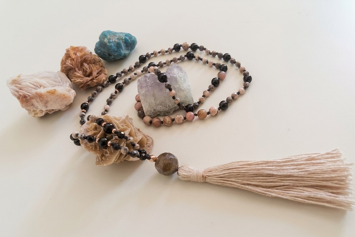 Mala artigianale con pietre naturali di Rodocrosite, Onice, Pietra Guru Lepidolite, Rame