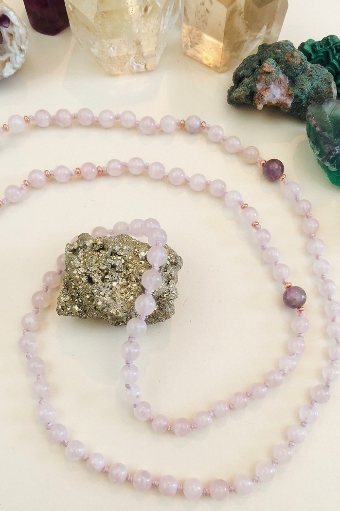 Mala da meditazione in Ametista lavanda 108 perle, Perla Guru in ametista e rame