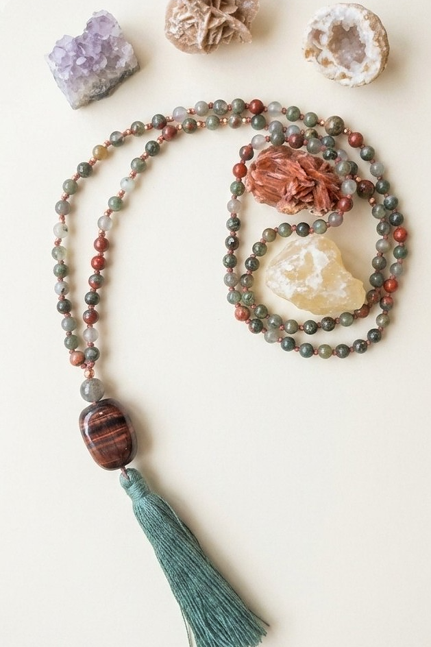 Mala fatta a mano con pietre dure naturali in Eliotropio, Pietra Guru Labradorite e Occhio di bue, Rame