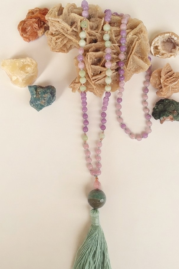 Mala collana con 108 perle di Kunzite, Giadeite, Pietra Guru Agata verde, Rame